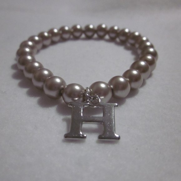 Initial H Bracelet. - Picture 3 of 3
